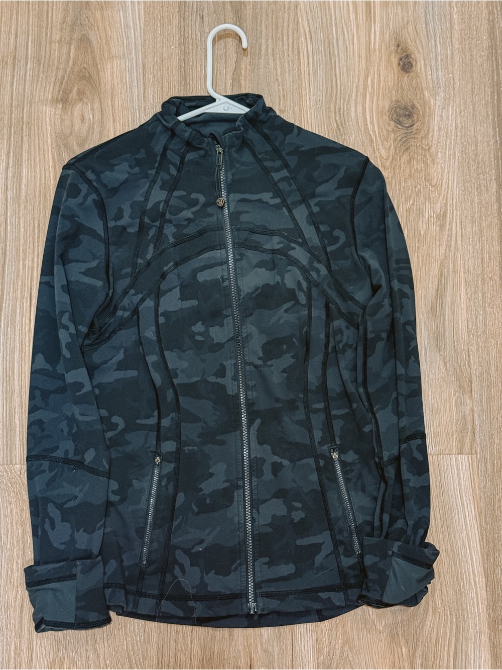 lululemon athletica women’s Gray Camo Zip-Up Jacket
